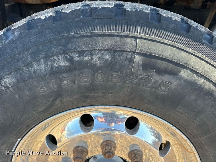 image for item NS9052 2000 Freightliner  dump truck