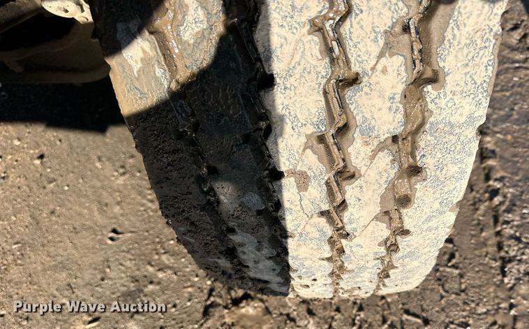 image for item NS9052 2000 Freightliner  dump truck