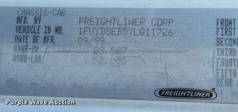 image for item NS9052 2000 Freightliner  dump truck