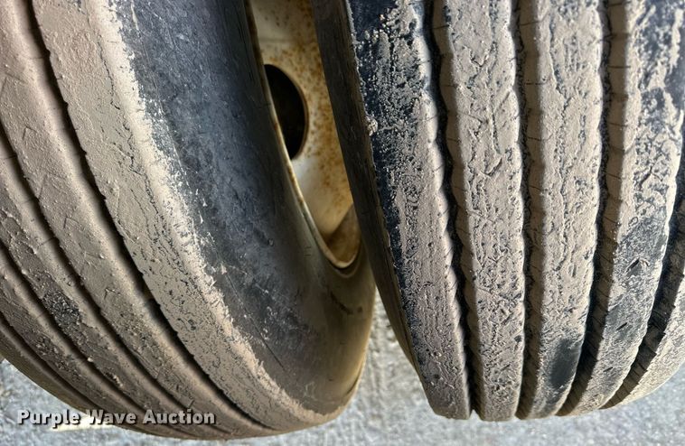 image for item NS9071 1998 Wabash  flatbed trailer