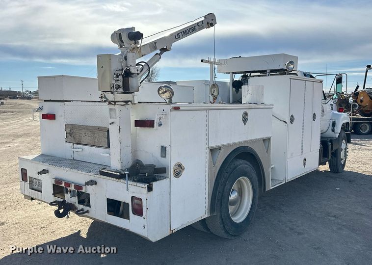image for item NS9072 2000 GMC C7500  utility / service truck