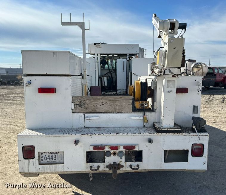 image for item NS9072 2000 GMC C7500  utility / service truck