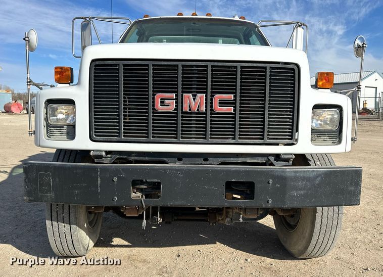 image for item NS9072 2000 GMC C7500  utility / service truck