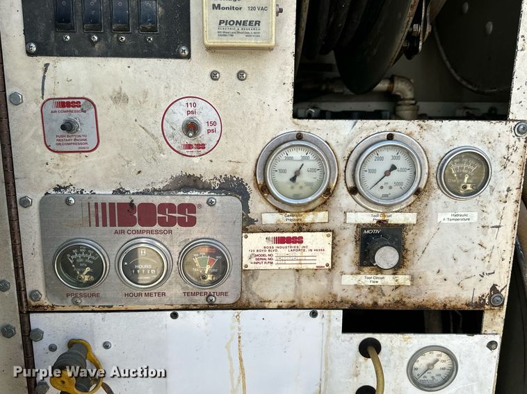 image for item NS9072 2000 GMC C7500  utility / service truck