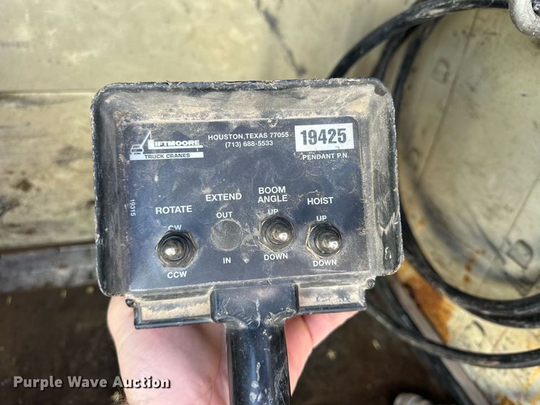 image for item NS9072 2000 GMC C7500  utility / service truck