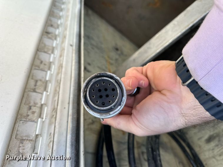 image for item NS9072 2000 GMC C7500  utility / service truck