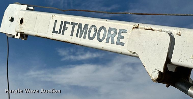 image for item NS9072 2000 GMC C7500  utility / service truck