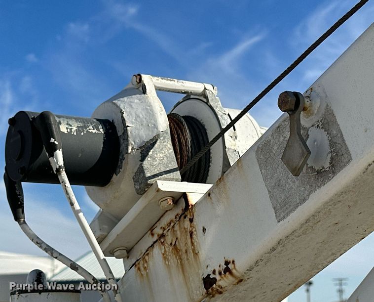 image for item NS9072 2000 GMC C7500  utility / service truck