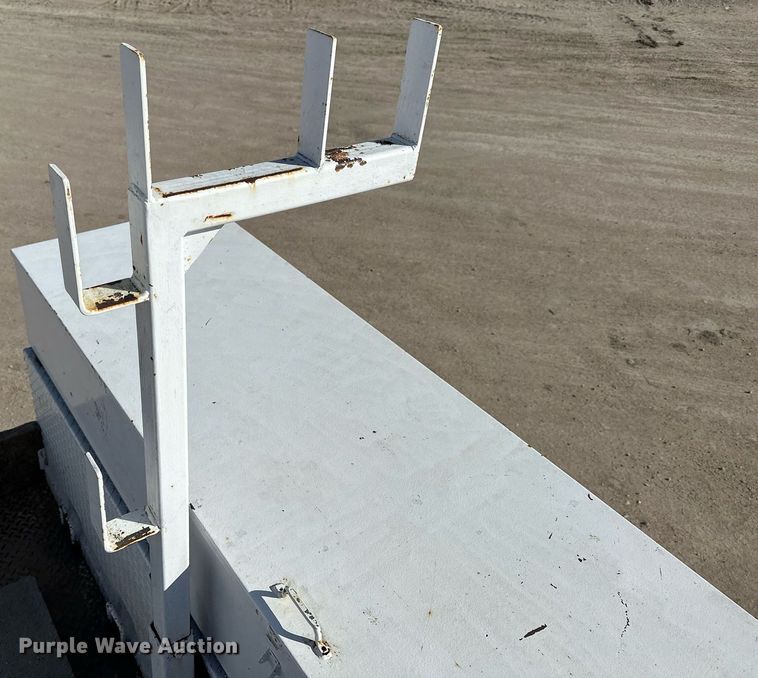 image for item NS9072 2000 GMC C7500  utility / service truck