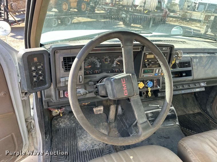 image for item NS9072 2000 GMC C7500  utility / service truck