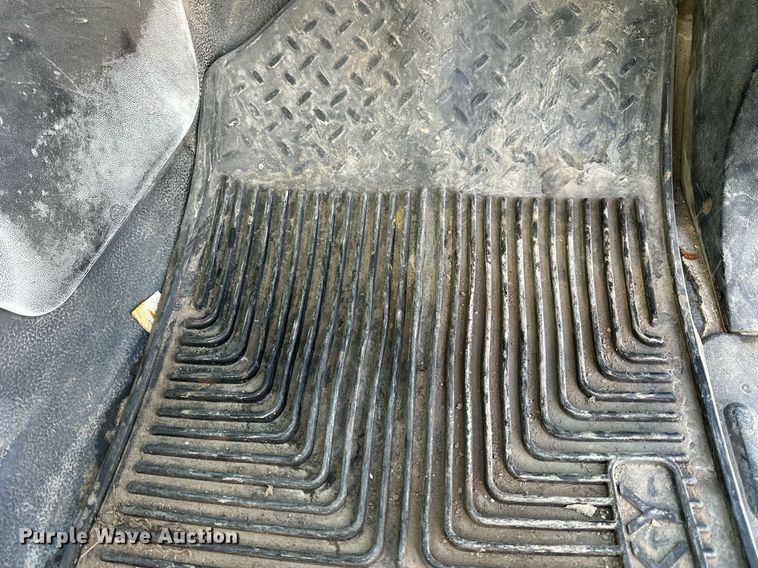 image for item NS9072 2000 GMC C7500  utility / service truck