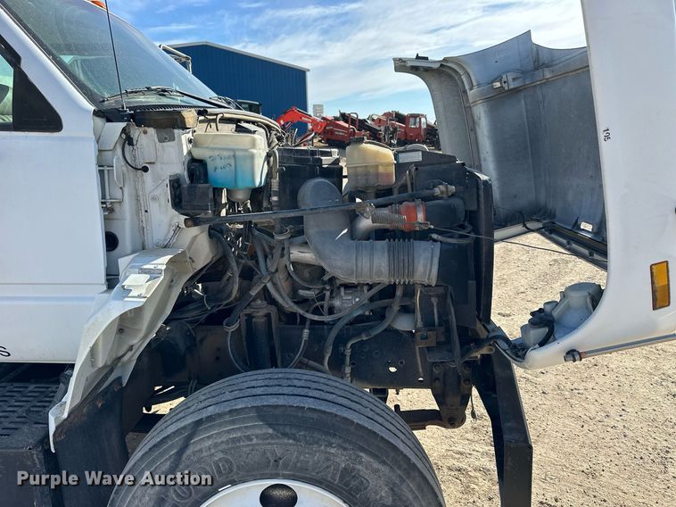 image for item NS9072 2000 GMC C7500  utility / service truck