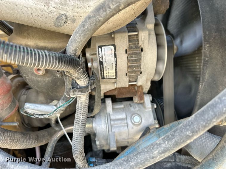 image for item NS9072 2000 GMC C7500  utility / service truck