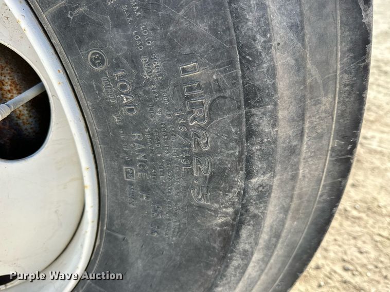 image for item NS9072 2000 GMC C7500  utility / service truck