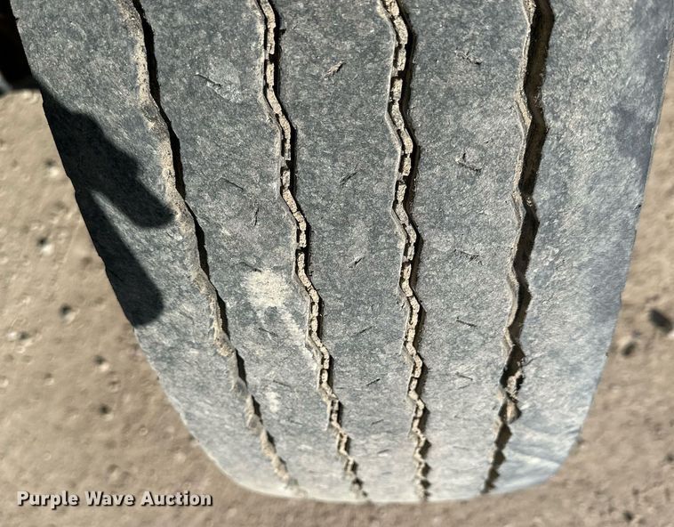 image for item NS9072 2000 GMC C7500  utility / service truck