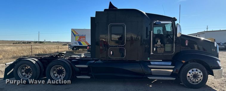 image for item NS9105 2017 Kenworth T660  semi truck