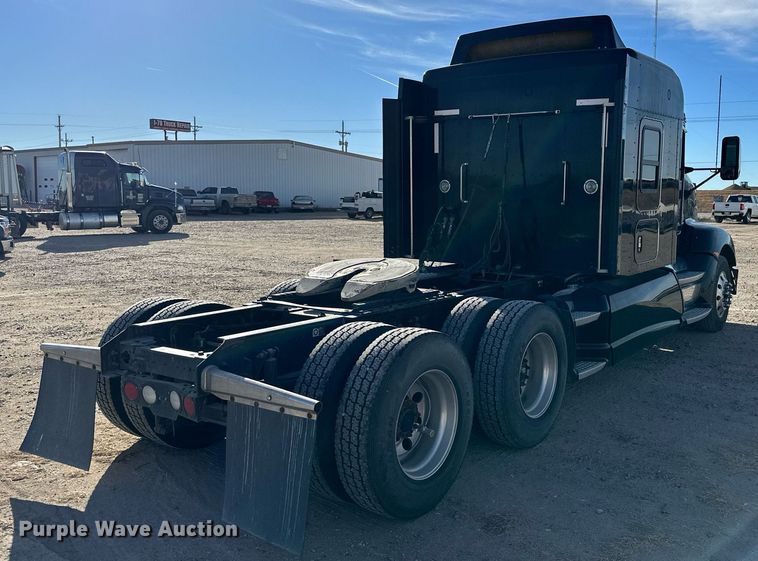 image for item NS9105 2017 Kenworth T660  semi truck