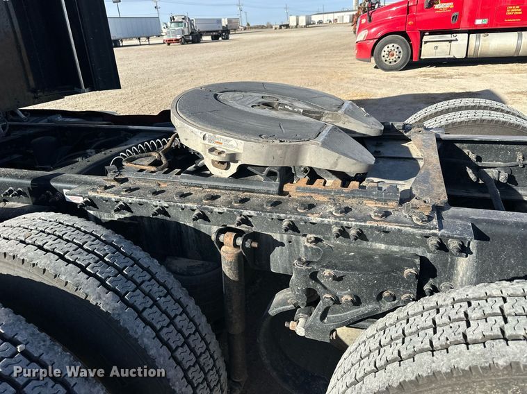 image for item NS9105 2017 Kenworth T660  semi truck