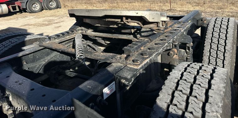 image for item NS9105 2017 Kenworth T660  semi truck