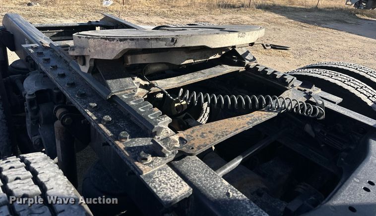 image for item NS9105 2017 Kenworth T660  semi truck