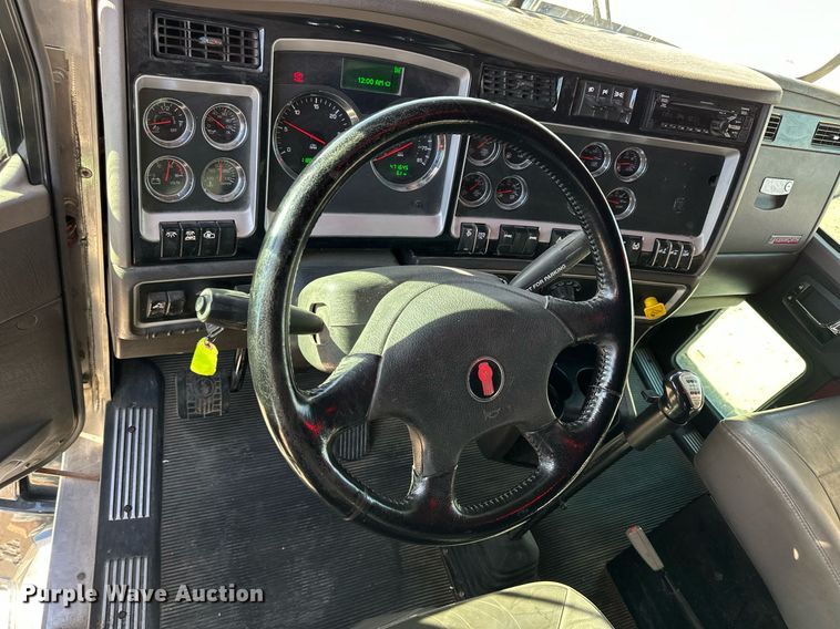 image for item NS9105 2017 Kenworth T660  semi truck