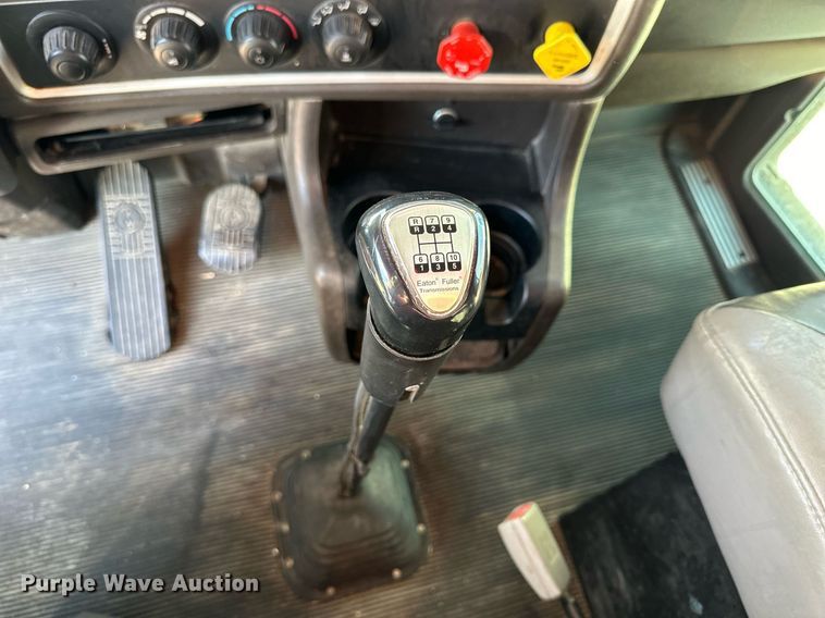 image for item NS9105 2017 Kenworth T660  semi truck