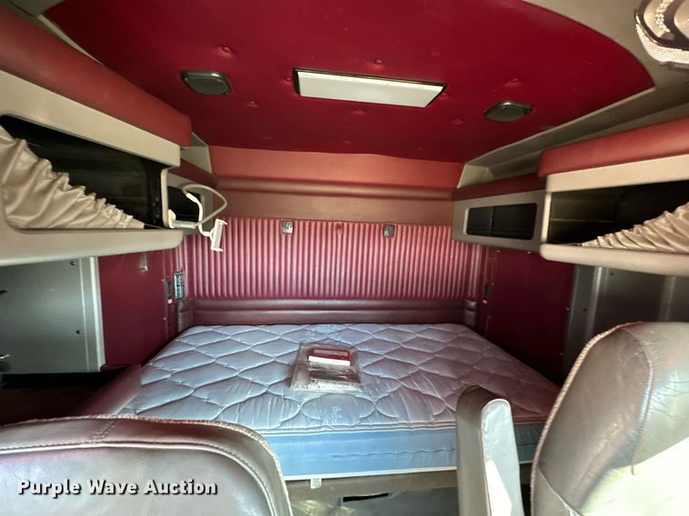 image for item NS9105 2017 Kenworth T660  semi truck