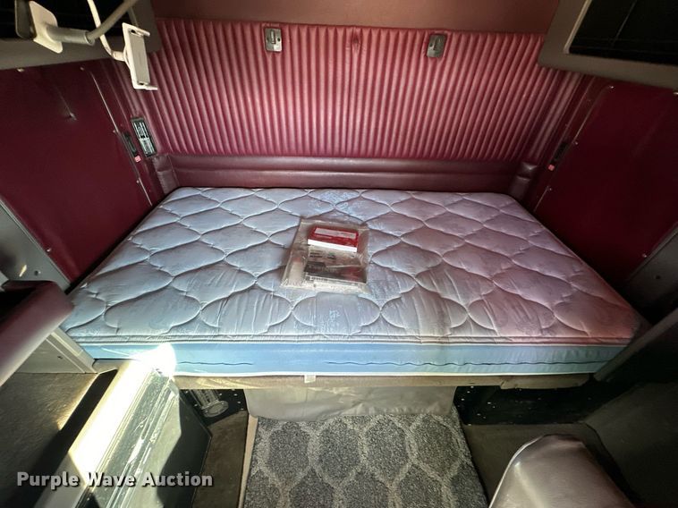 image for item NS9105 2017 Kenworth T660  semi truck