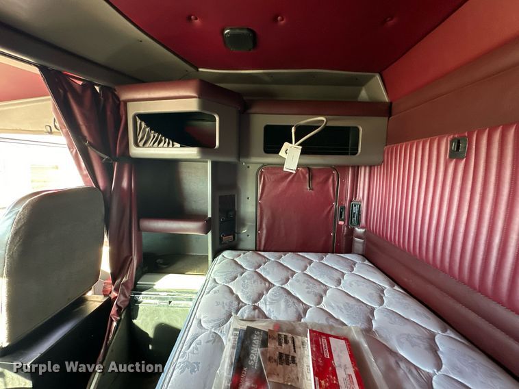 image for item NS9105 2017 Kenworth T660  semi truck