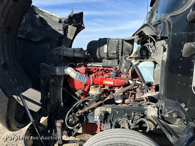 image for item NS9105 2017 Kenworth T660  semi truck