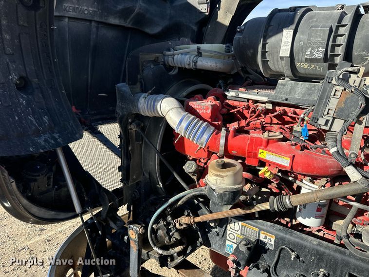 image for item NS9105 2017 Kenworth T660  semi truck