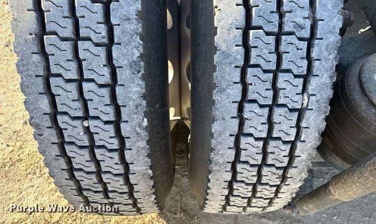 image for item NS9105 2017 Kenworth T660  semi truck