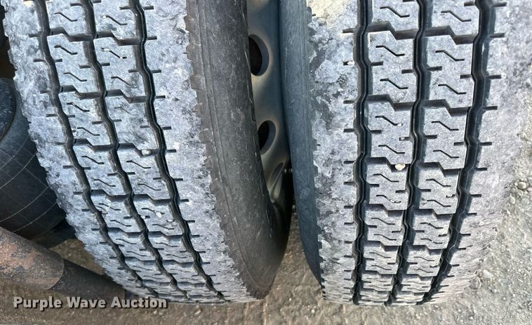 image for item NS9105 2017 Kenworth T660  semi truck