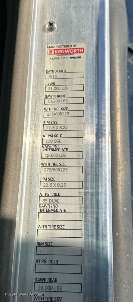 image for item NS9105 2017 Kenworth T660  semi truck