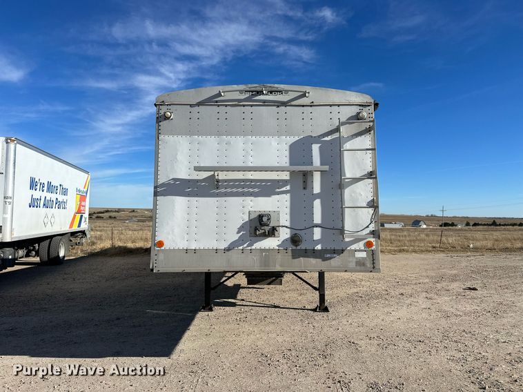 image for item NS9106 2002 Cornhusker 800  grain trailer