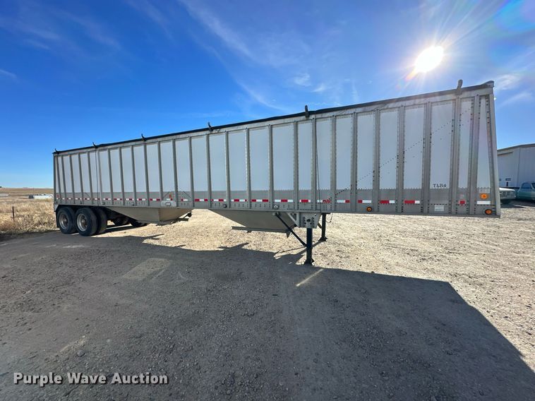 image for item NS9106 2002 Cornhusker 800  grain trailer