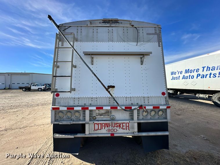 image for item NS9106 2002 Cornhusker 800  grain trailer