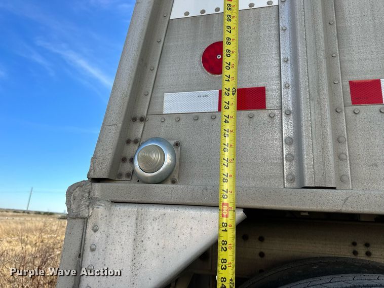 image for item NS9106 2002 Cornhusker 800  grain trailer