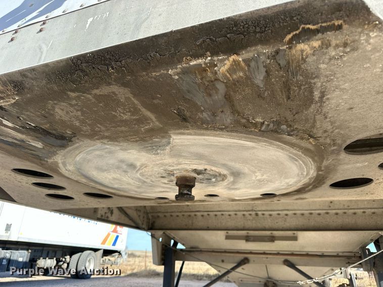 image for item NS9106 2002 Cornhusker 800  grain trailer