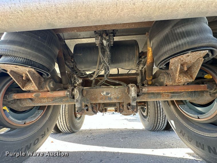 image for item NS9106 2002 Cornhusker 800  grain trailer