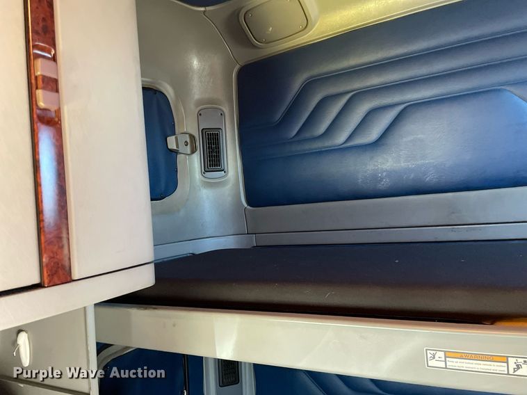 image for item NX9777 2004 Freightliner Century Class S/T  semi truck