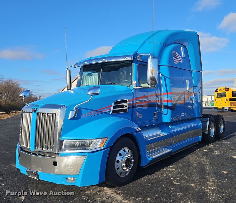 image for item NZ9111 2020 Western Star 5700XE  semi truck