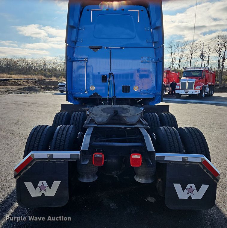 image for item NZ9111 2020 Western Star 5700XE  semi truck