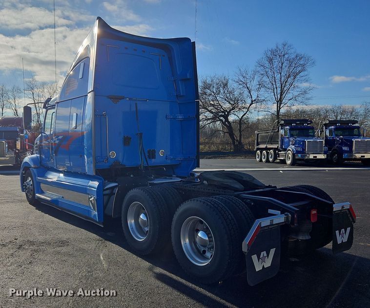 image for item NZ9111 2020 Western Star 5700XE  semi truck