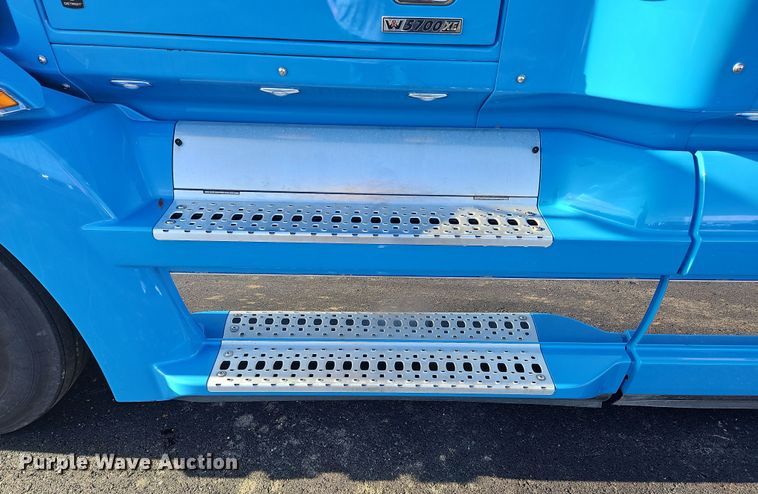 image for item NZ9111 2020 Western Star 5700XE  semi truck