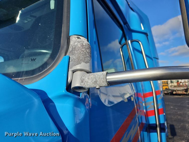 image for item NZ9111 2020 Western Star 5700XE  semi truck