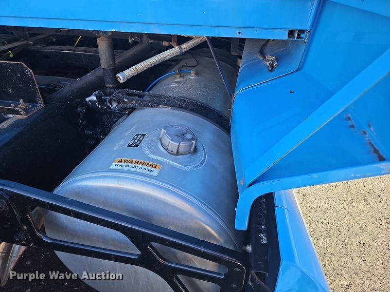 image for item NZ9111 2020 Western Star 5700XE  semi truck