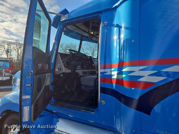 image for item NZ9111 2020 Western Star 5700XE  semi truck