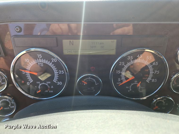 image for item NZ9111 2020 Western Star 5700XE  semi truck