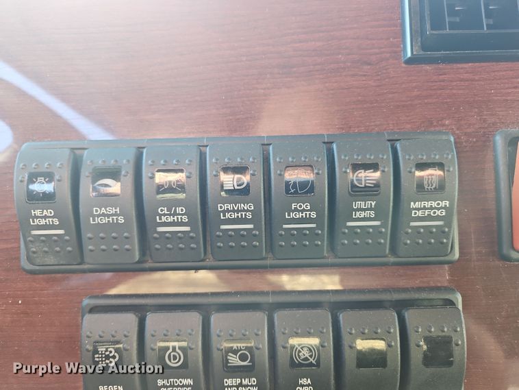 image for item NZ9111 2020 Western Star 5700XE  semi truck